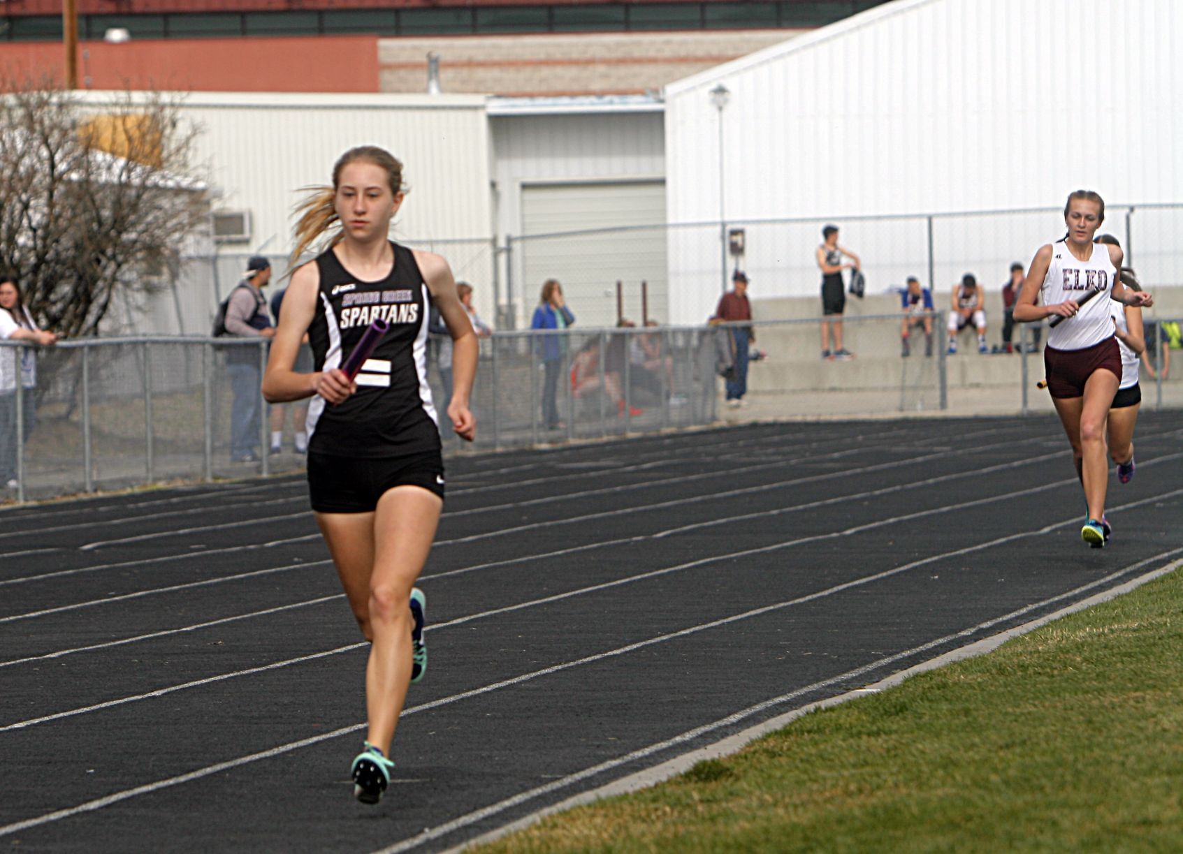 Rylie Lusk 4x800 relay team